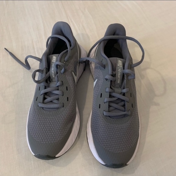 Grey Nike Running shoes - Picture 2 of 2